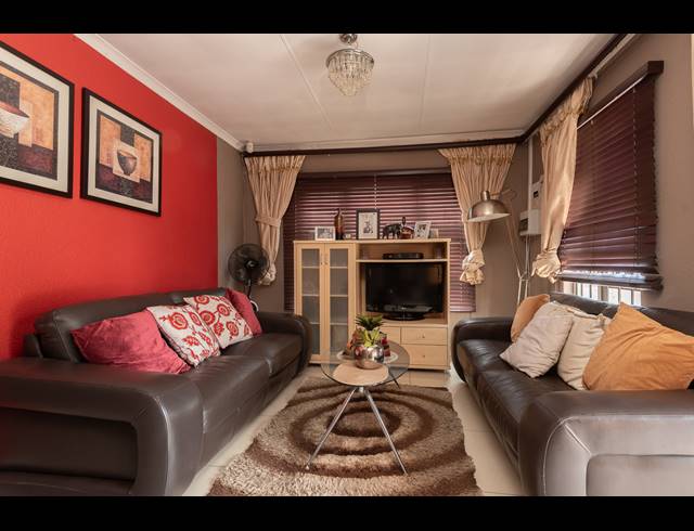 3 BEDROOM FREESTANDING FOR SALE IN MARLBORO GARDENS
